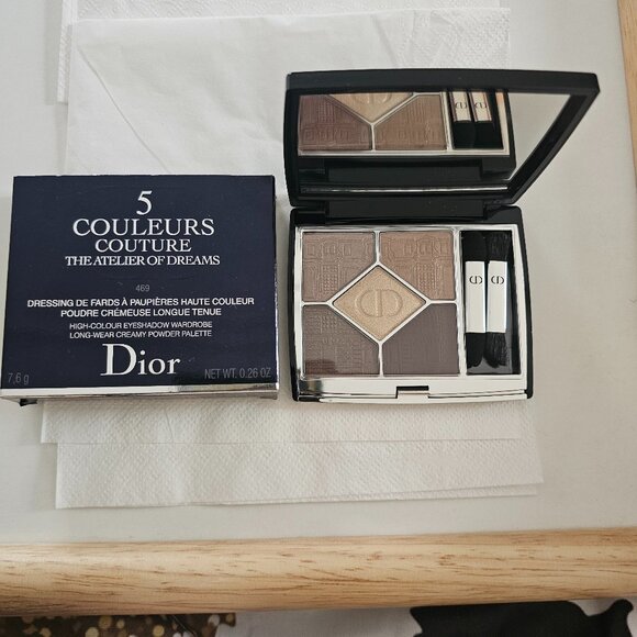 Brand New Christian Dior Makeup - 1 Lip Gloss, 1 Lip Oil & 2 Eyeshadow Pallettes - Picture 4 of 6